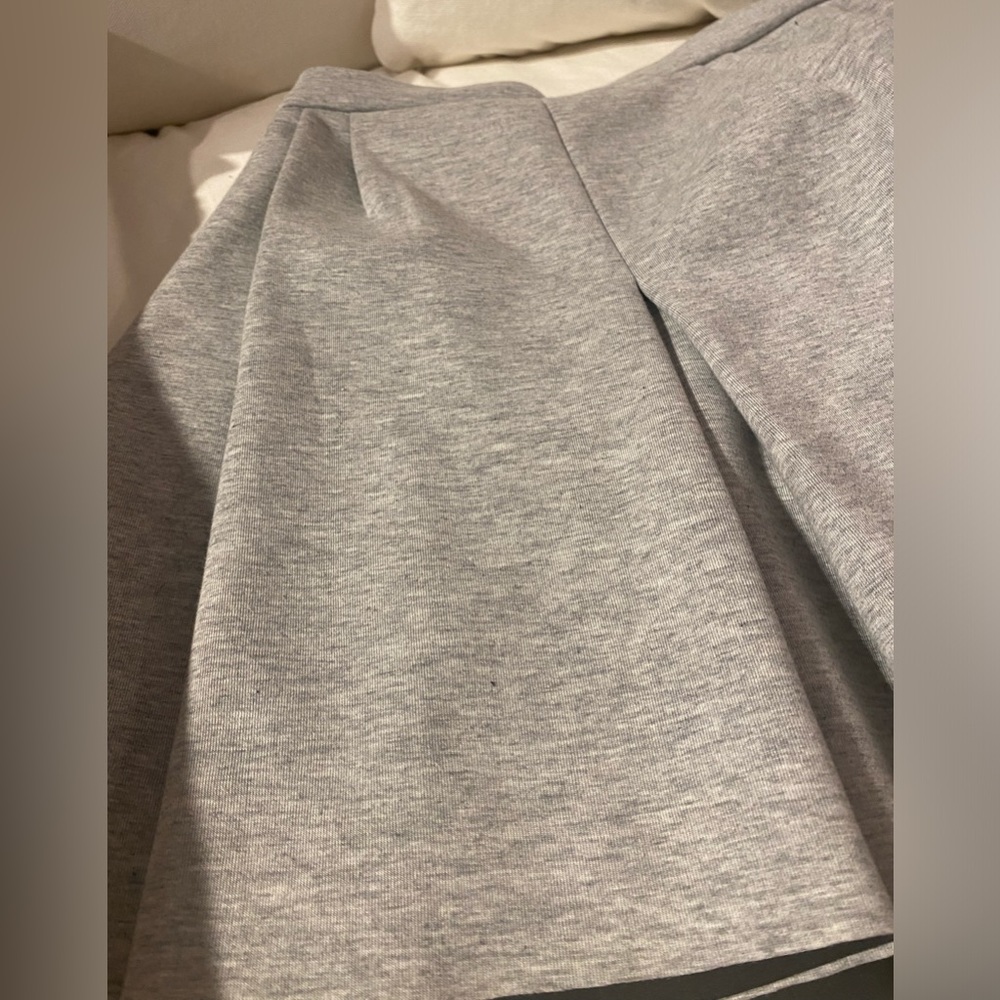 Grey pleated skirt - Picture 2 of 7